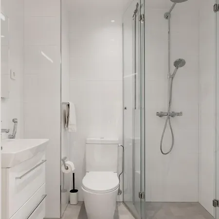 Scandinavian Minimalist Seaside Flat On Metro With Downtown View * Helsinky