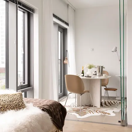 Scandinavian Minimalist Seaside Flat On Metro With Downtown View Apartment *