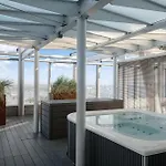 Scandinavian Minimalist Seaside Flat On Metro With Downtown View 公寓