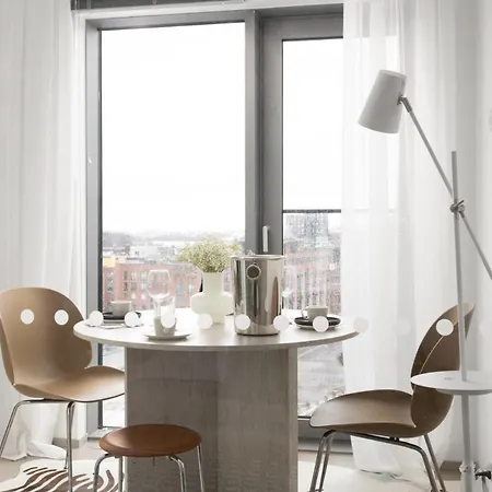 Scandinavian Minimalist Seaside Flat On Metro With Downtown View