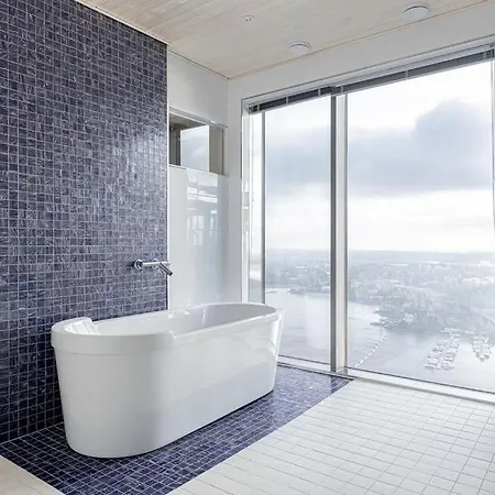 Scandinavian Minimalist Seaside Flat On Metro With Downtown View