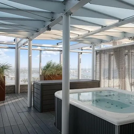 Scandinavian Minimalist Seaside Flat On Metro With Downtown View Apartament